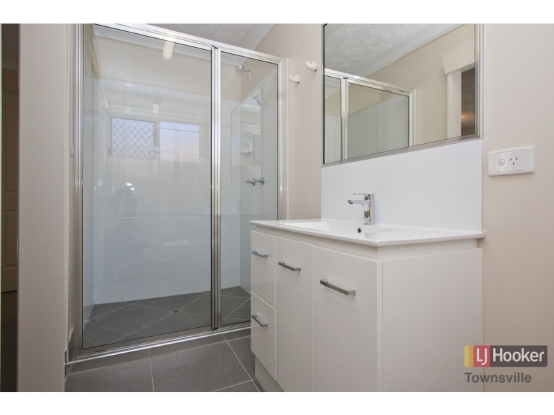 13 Avon Avenue, Kirwan QLD 4817