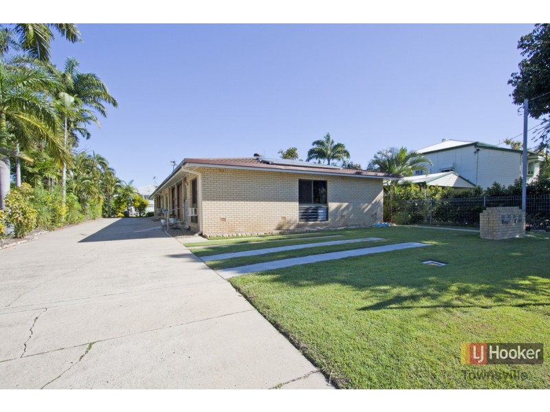 2/29 Clayton Street, Hermit Park QLD 4812