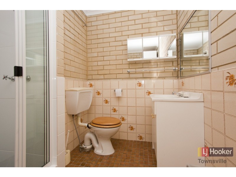 2/29 Clayton Street, Hermit Park QLD 4812