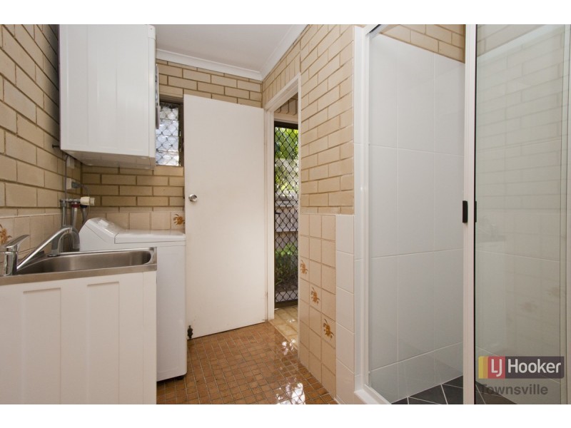 2/29 Clayton Street, Hermit Park QLD 4812