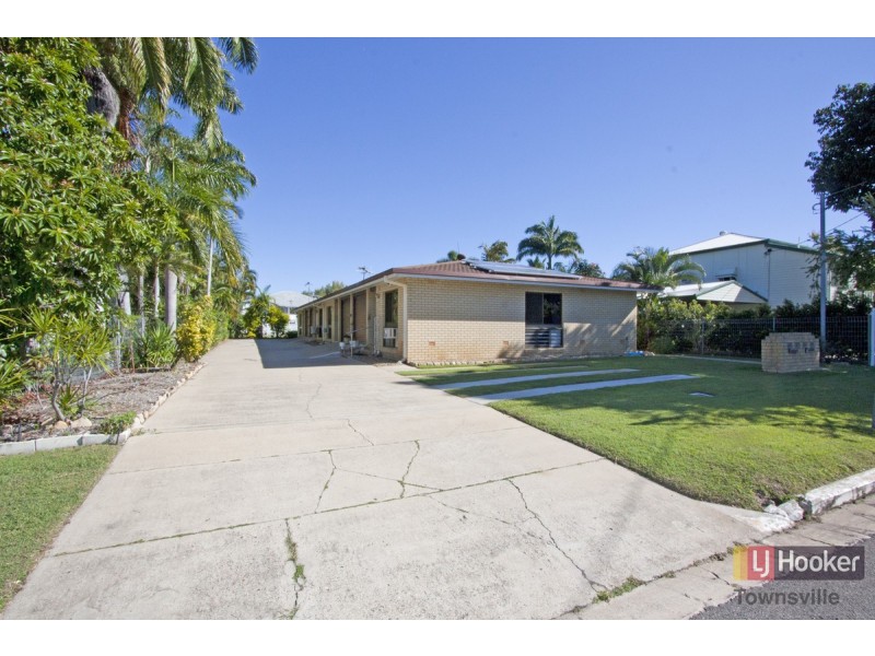 2/29 Clayton Street, Hermit Park QLD 4812