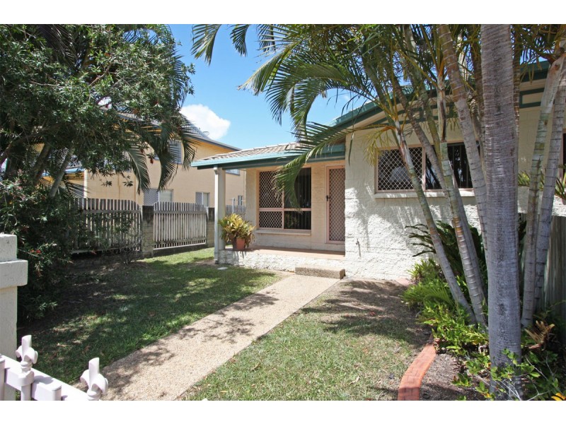 1/13 Second Avenue, Railway Estate QLD 4810