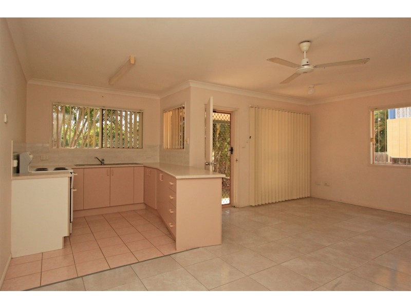 1/13 Second Avenue, Railway Estate QLD 4810