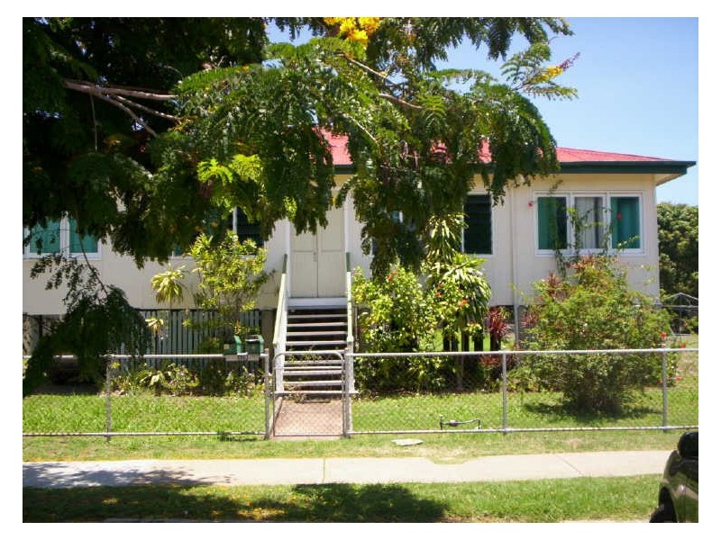 2/119 Eyre Street, North Ward QLD 4810