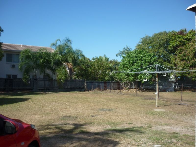 2/119 Eyre Street, North Ward QLD 4810