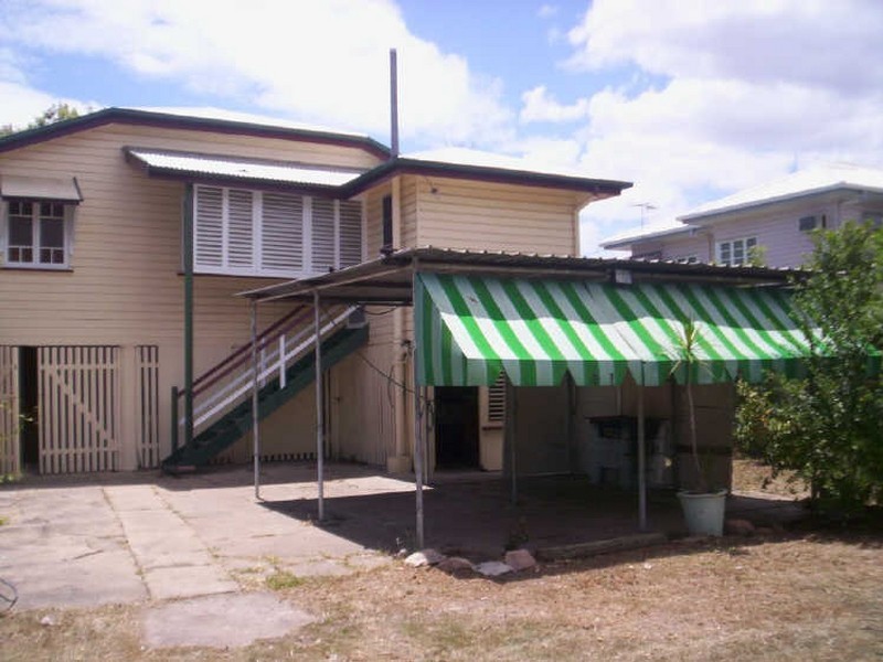 11 Latchford Street, Pimlico QLD 4812