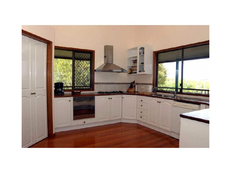 30 Jamaica Crescent, Bushland Beach QLD 4818