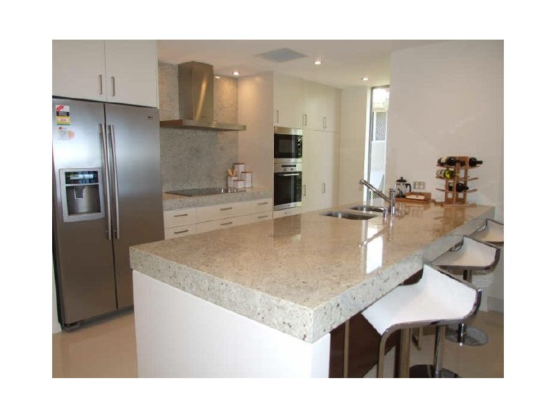 2/106 The Strand, North Ward QLD 4810