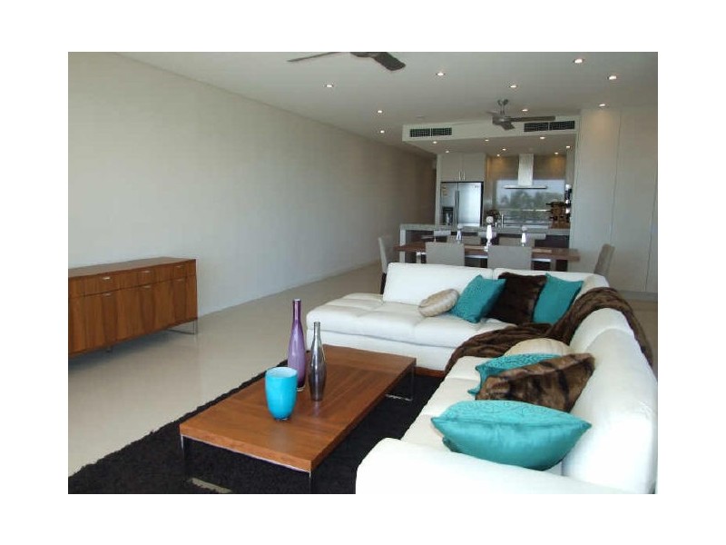 2/106 The Strand, North Ward QLD 4810