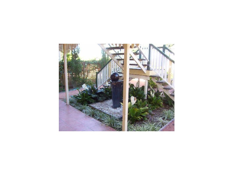 9b Musgrave Street, West End QLD 4810