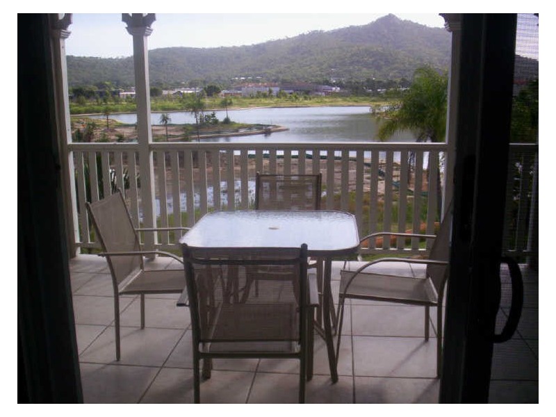 10/12-14 Martinez Avenue, The Lakes, West End QLD 4810