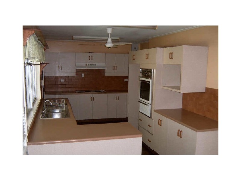 36 Gulliver Street, Mundingburra QLD 4812