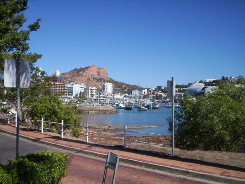 2/19 Willmett Street, Melton Hill, Townsville QLD 4810