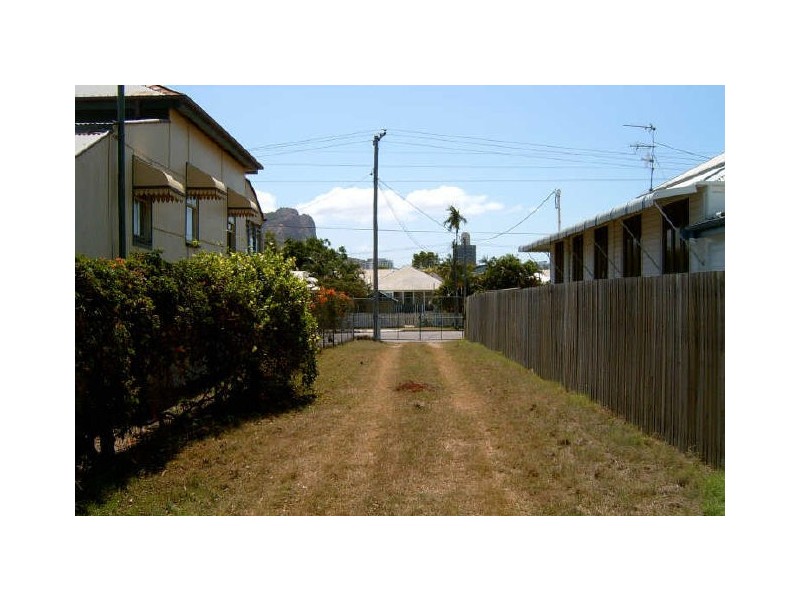 52 Tully Street, South Townsville QLD 4810