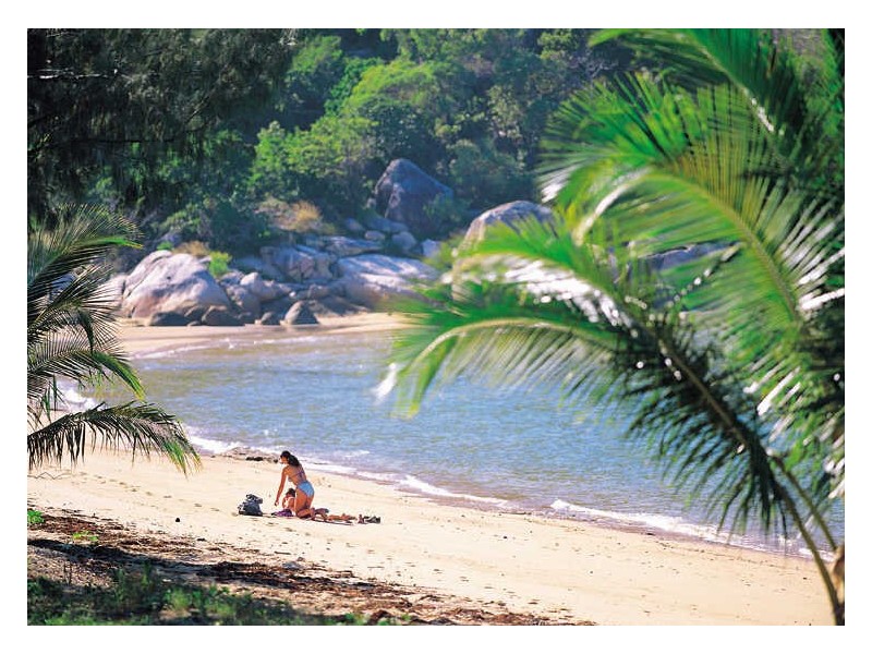 32 Picnic Street, Magnetic Island QLD 4819