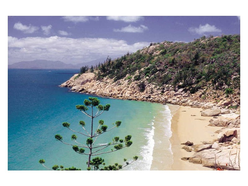 32 Picnic Street, Magnetic Island QLD 4819