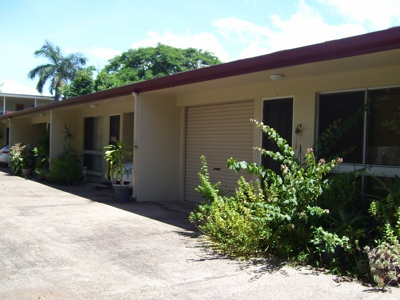 1/116 Queens Road, Hermit Park QLD 4812