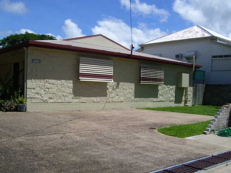 1/116 Queens Road, Hermit Park QLD 4812