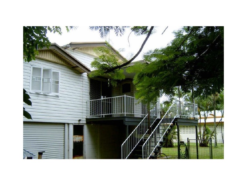 13 West Street, Mundingburra QLD 4812