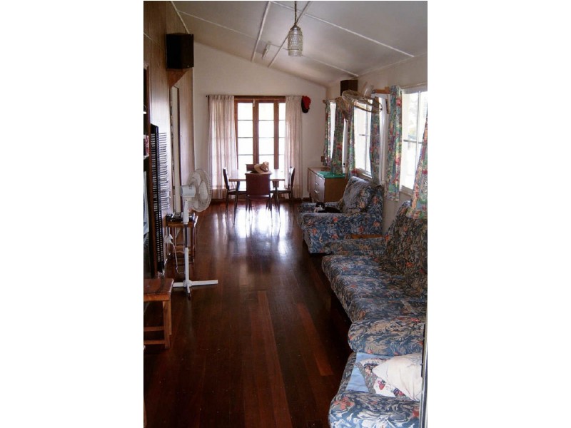 13 West Street, Mundingburra QLD 4812