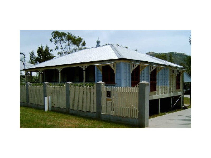 7 Summerfield Street, Hermit Park QLD 4812