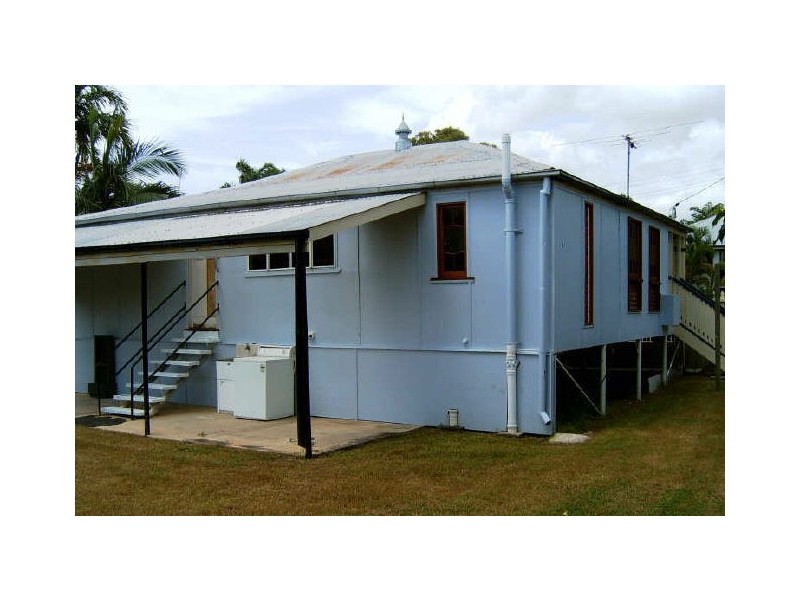 7 Summerfield Street, Hermit Park QLD 4812