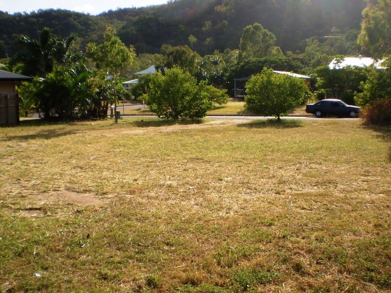 11 Somerset Street, Horseshoe Bay QLD 4819