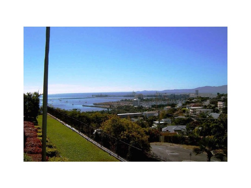 36/7 Hale Street, North Ward QLD 4810