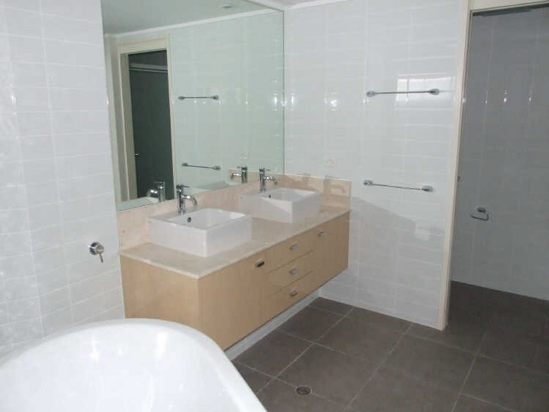 317/72-74 The Strand, North Ward QLD 4810