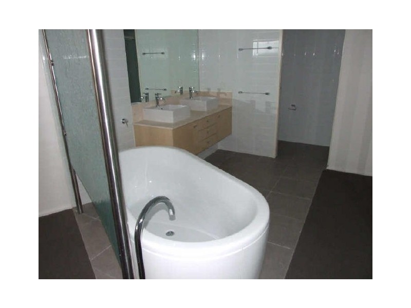 317/72-74 The Strand, North Ward QLD 4810