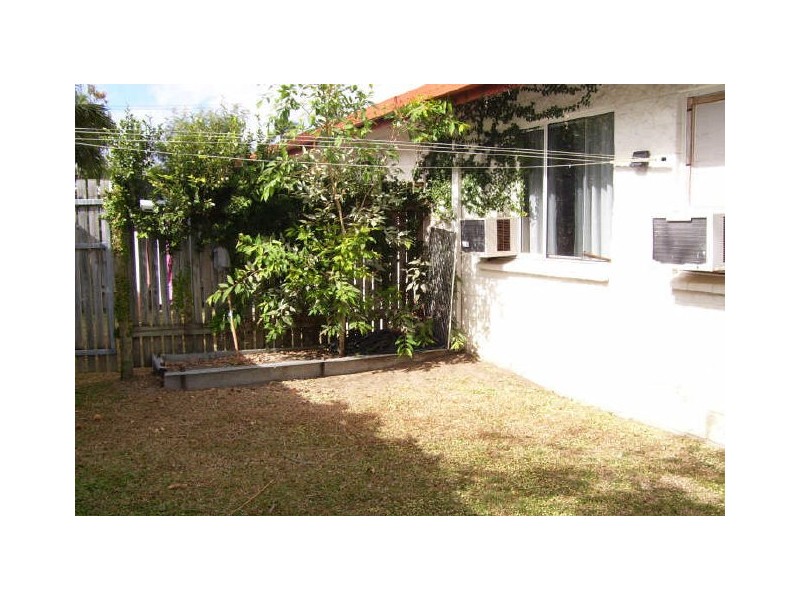 8/16 Benson Street, Rosslea QLD 4812