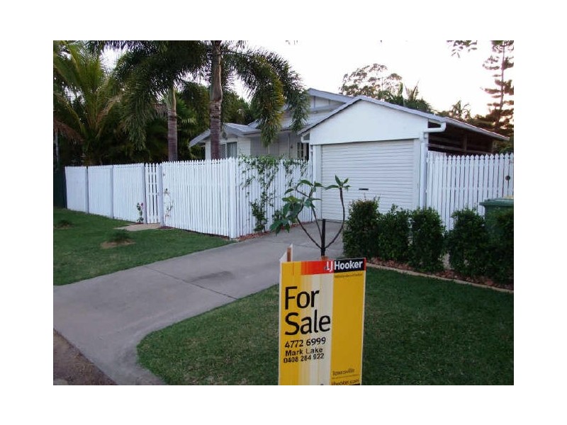 2 Cummins Street, Hyde Park QLD 4812