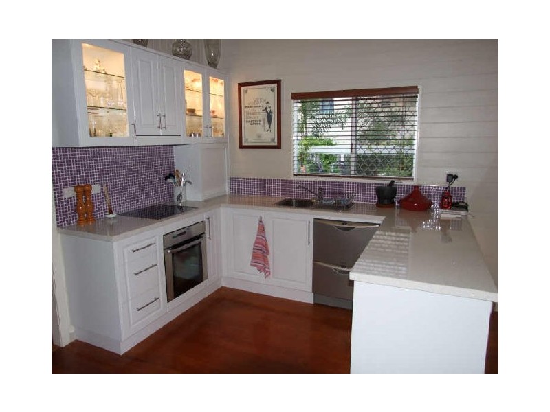 2 Cummins Street, Hyde Park QLD 4812