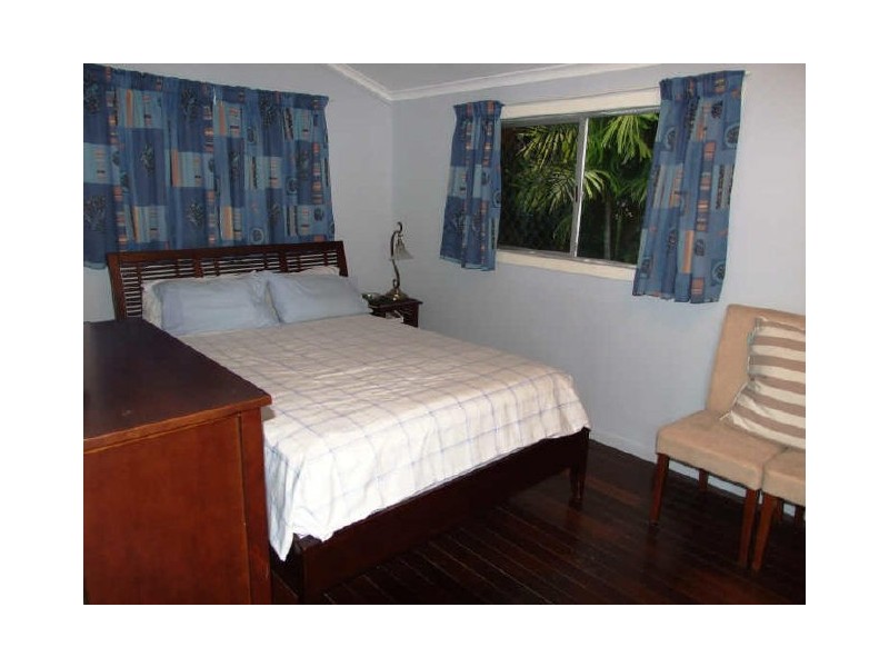 2 Cummins Street, Hyde Park QLD 4812