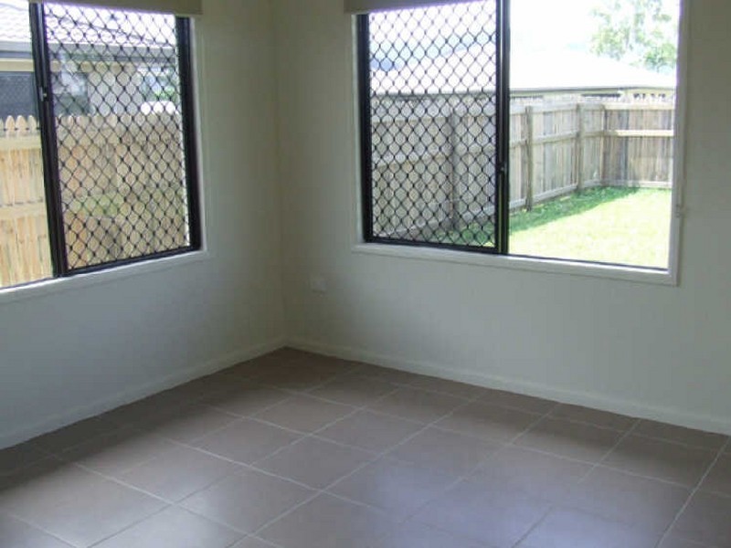 23 Sanderling Circuit, Kelso QLD 4815