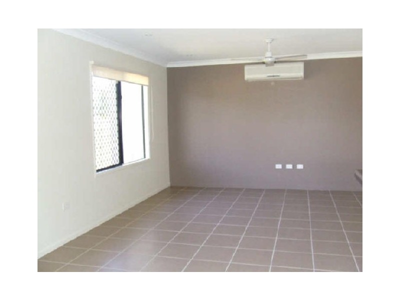 23 Sanderling Circuit, Kelso QLD 4815