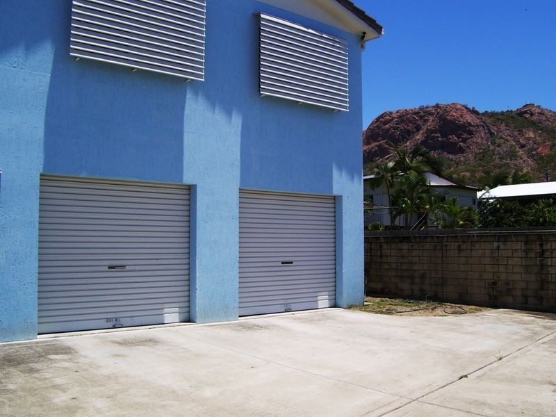 2/18 Redpath Street, North Ward QLD 4810