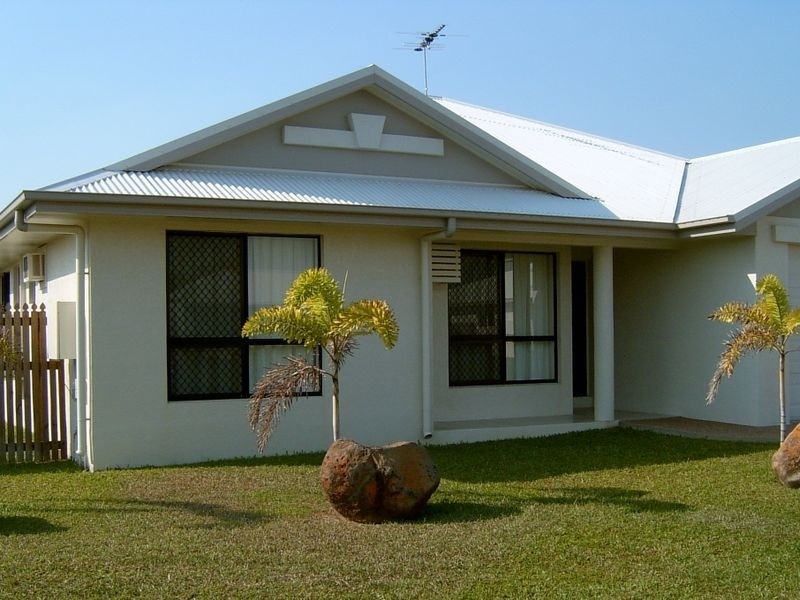 9 Daintree Drive, Bushland Beach QLD 4818