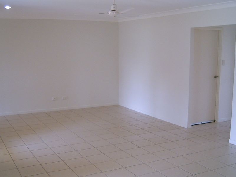 9 Daintree Drive, Bushland Beach QLD 4818