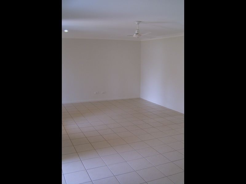 9 Daintree Drive, Bushland Beach QLD 4818