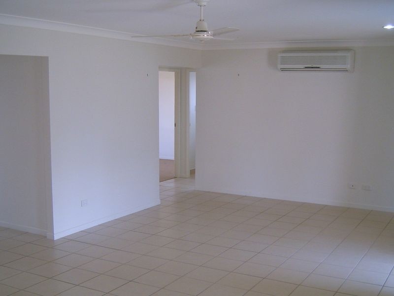 9 Daintree Drive, Bushland Beach QLD 4818