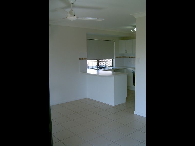 9 Daintree Drive, Bushland Beach QLD 4818