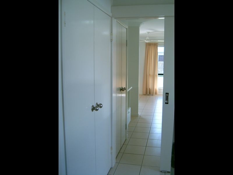 9 Daintree Drive, Bushland Beach QLD 4818