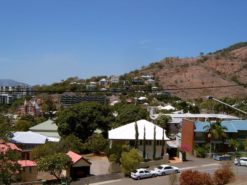 18/15 Hale Street, North Ward QLD 4810