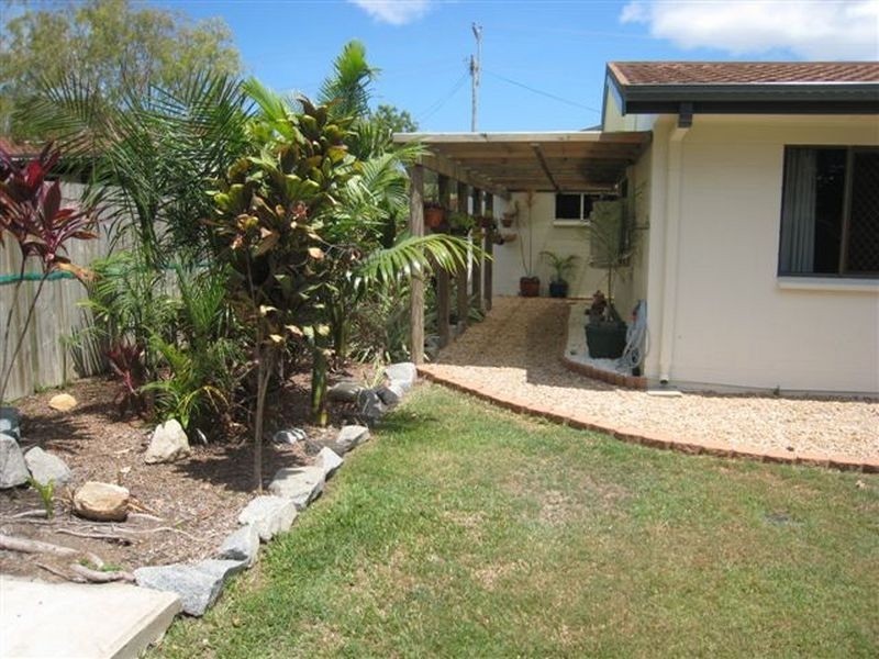 4 High Vista Drive, Mount Louisa QLD 4814