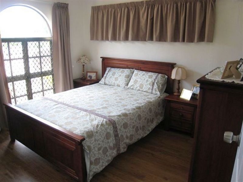 4 High Vista Drive, Mount Louisa QLD 4814