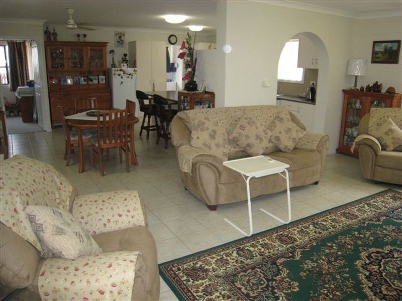 4 High Vista Drive, Mount Louisa QLD 4814