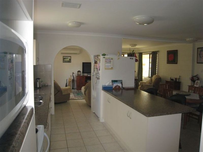 4 High Vista Drive, Mount Louisa QLD 4814