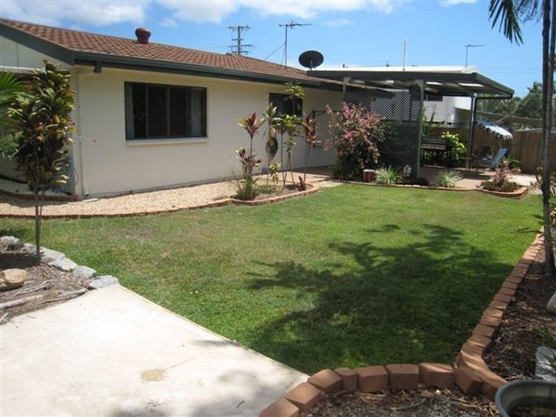 4 High Vista Drive, Mount Louisa QLD 4814