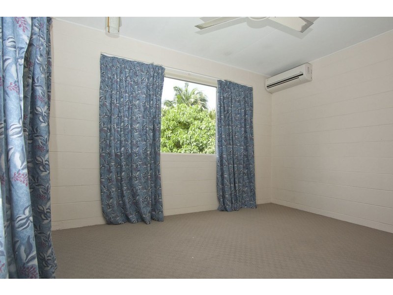 1/6 Bambil Court, Mount Louisa QLD 4814